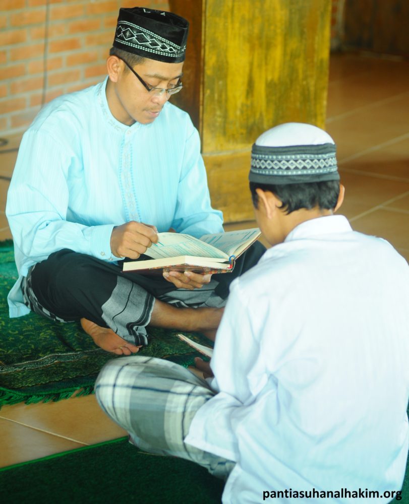 Kegiatan Tahfidz Al Qur'an di Pimpin Ustad Uzi